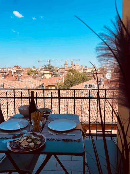 Romantic Attic Room With Panoramic View Bologna Esterno foto